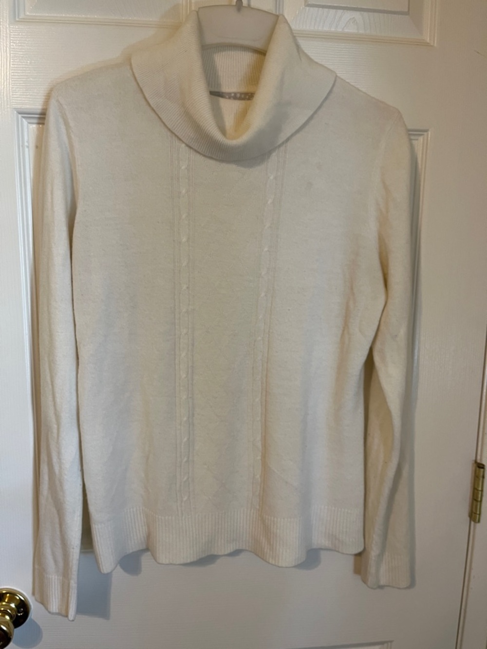 Carolyn Taylor Cream Cable-Detail Turtleneck Sweater